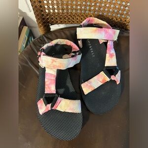 #10 Sandals